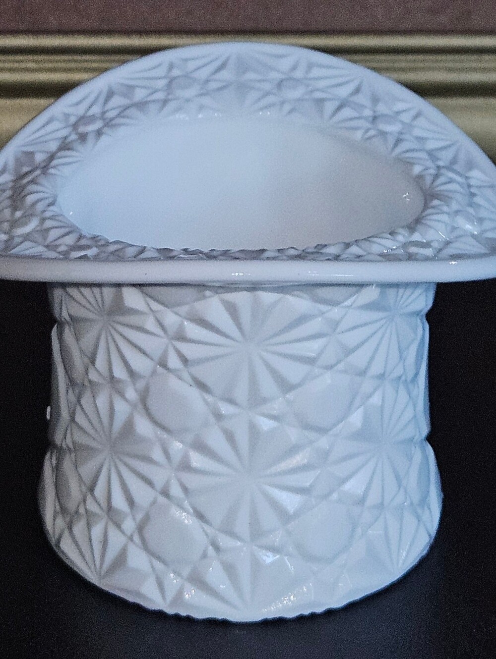 Vintage Fenton Milk Glass Top Hat w Daisy & Button Pattern
